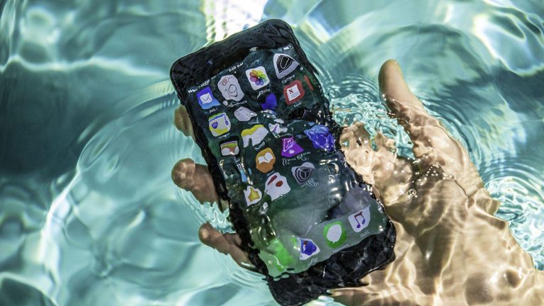 iPhone su geçiriyor mu?