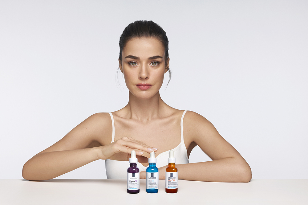 La Roche-Posay Serumlarının Bensu Soral’lı Reklam Filmleri Yayında